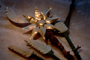 Gouden zon en maan met tarwestokken, artefacten, Oxus-beschaving, Turkmenistan, 2004