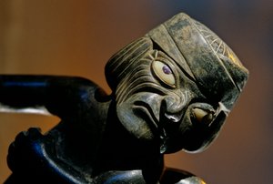 Huaca Dos Cabezas-Jecetepeque; Moche; Begrafenissen, Mannelijke figuur bevestigd aan keramische fles