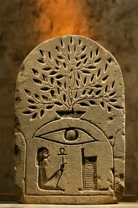 Zandstenen stèle voor de god Osiris