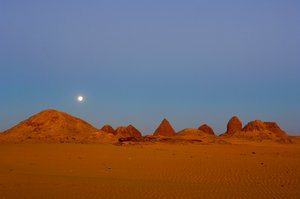 Taharka Piramide, Aspelta Piramide, 25e dynastie Begraafplaats, Nuri, Soedan, Nubië, Nub..., 2007 (foto) door Kenneth Garrett