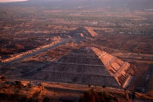Teotihuacan; Piramide van de Maan; Piramides; Meso-Amerika; Mexico; Oude culturen.