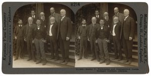 "Booker T. Washington en onderscheiden gasten, Tuskegee Institute, Alabama",april 1906 (foto) door Keystone View Company