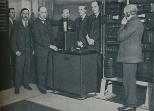 De nieuwe magie: Beelden verzenden via draadloze en de onontkoombare telefoon door Keystone View Company