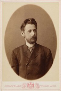 Portret van de dichter Innokenty Annensky 1856-1909, c. 1890 door Kiev . Photo studio V. Vysotsky