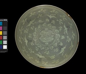 Kom met kraanvogels en wolken, ca. 1150-1200 door Korean School