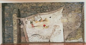 "Merzbarn" muur reliëf door Kurt Schwitters