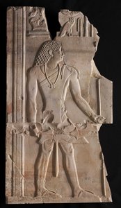Mentuemhat als priester met staf en scepter, ca. 667-647 v.Chr. door Late Period Egyptian