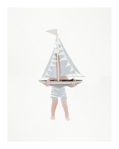 Jongen met Zeilboot, c.2018 (gemengde techniek)