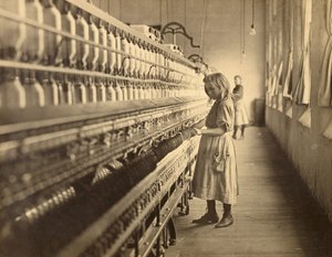Sadie Pfeiffer, spinster in katoenfabriek