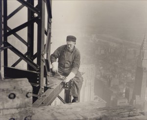 Empire State Building in aanbouw door Lewis Wickes Hine