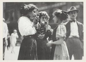 Lunchtime door Lewis Wickes Hine