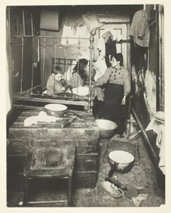 Tenement door Lewis Wickes Hine
