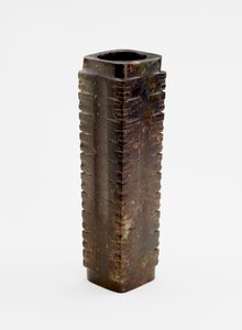 Tien-laags buis met maskers, ca. 3300-2250 v.Chr.