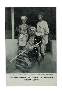 Mevrouw Hamonyah, Hoofd van Kennema, Sierra Leone, c.1905-07 door Lisk Carew Brothers