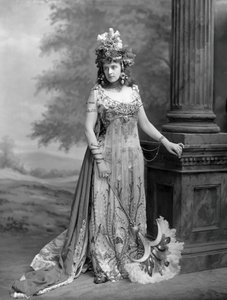 Mevrouw Algernon Bourke 1870-1967, geboren Guendoline Irene Emily Sloane-Stanley..., 1897