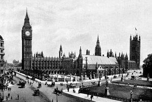 De Huizen van het Parlement en Westminster Hall gezien vanaf Parliament Square, Londen, c1905 door London Stereoscopic and Photographic Co