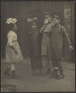 [Kinderen in Chinatown]. door Louis Fleckenstein