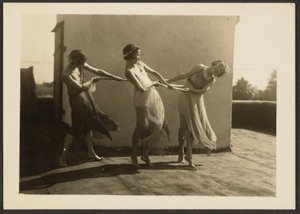 [Dansers op het dak].