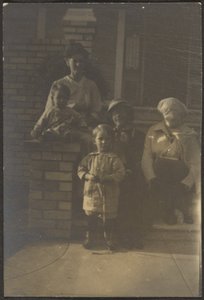 [Familieportret Buiten Huis].