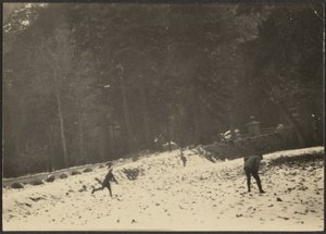 [Figuren in Sneeuw]. door Louis Fleckenstein