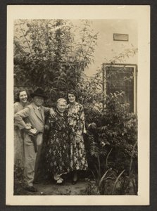 [Familieportret Fleckenstein]. door Louis Fleckenstein