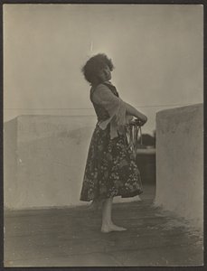 [Florence danst op het dak]. door Louis Fleckenstein
