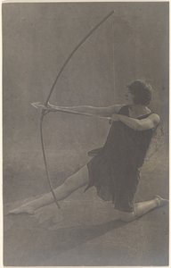 [Kneeling Archer]