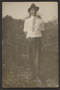 [Man in Thicket]. door Louis Fleckenstein