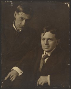 [Portret van twee mannen in pak]. door Louis Fleckenstein