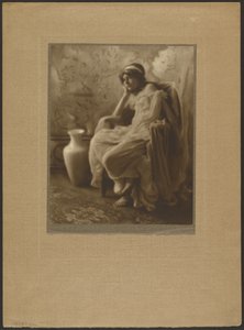 [Portret van een zittende vrouw in klassieke kleding] door Louis Fleckenstein