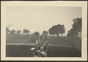 [Vrouw en kinderen]. door Louis Fleckenstein