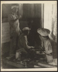 [Werklui in huis]. door Louis Fleckenstein