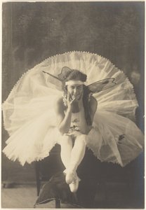 [Jonge ballerina met feeënvleugels].