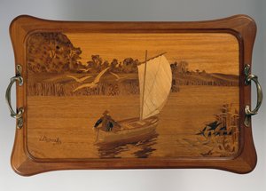 Dienblad met tafereel van een meer door Louis Majorelle