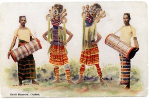 Duivelsdansers, Ceylon, ca. 1900-20 (handgekleurde foto)