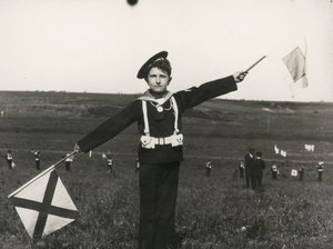 Balilla met signalen van de marine door Luigi Leoni