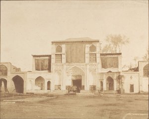 Buitenste ingang van het koninklijk paleis, Teheran