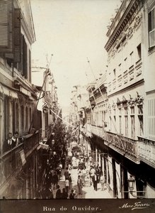 Een straat in Ouvidor, Brazilië door Marc Ferrez