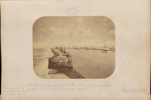 Algemeen zicht op het rif en de haven van Pernambuco, inclusief het oude fort van Picão en een deel van de stad door Marc Ferrez