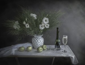 Bloemen en champagne door Margareth Perfoncio