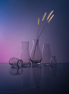 Rustgevende glazen weerspiegelingen