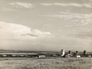Graanelevators in Midwest, "Broodmand van de VS". / Grote vlakten, Carter, Montana
