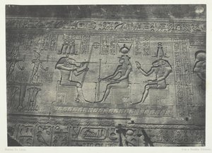 Grand Temple de Dendérah Teutyres, Sculptures de la Façade Postérieure, Opper-Egypte, 1849-1851 door Maxime Du Camp