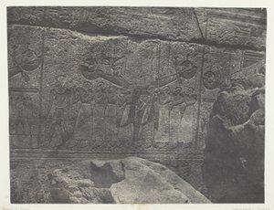 Paleis van Karnak, Externe sculpturen van het granieten heiligdom; Thebe