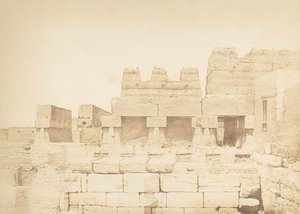 Duiventillen gebouwd op de zuidelijke colonnade van het paleis van Amenophis III, in Luxor, Thebe, 1849-50