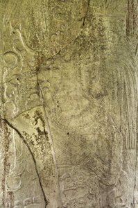 Detail (Stela 9) Ajb’alun Haab’tal Wat’ul K’atel tonend, Terminal Classic Koning van Ceibal, Guatemala, ter herdenking van het einde van de 9e katun in AD. 849 door Mayan