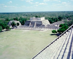 Precolumbiaanse beschaving: zicht op de site van Chichen Itza in de regio Yucatan door Mayan Mayan