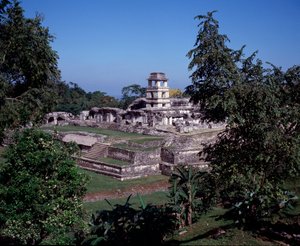 Precolumbiaanse beschaving: uitzicht op de site van Palenque door Mayan Mayan
