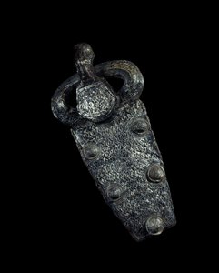 Merovingische kunst: riemgespplaat in zilver damasquin ijzer