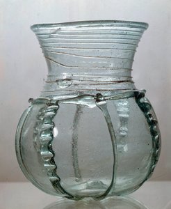Merovingische kunst: charmoy glas